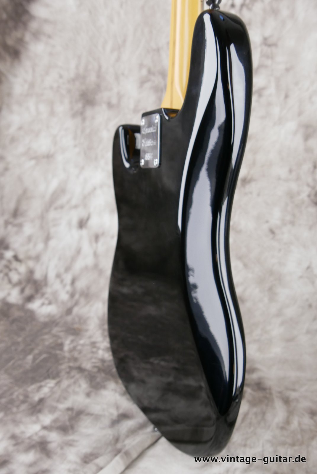 Fender Precision-Bass-1994-limited-edition-black-008.JPG